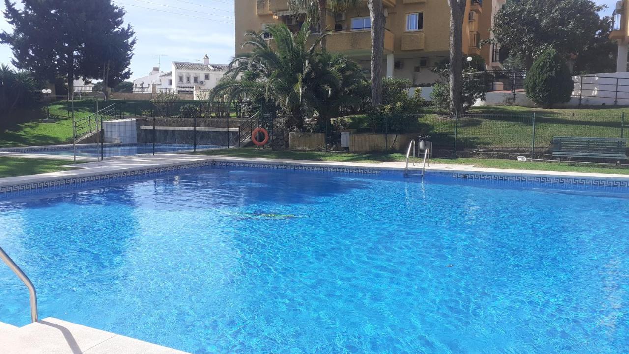 Apartamento- Atico En Mijas Costa , Con Piscina. Sitio de Calahonda Eksteriør bilde