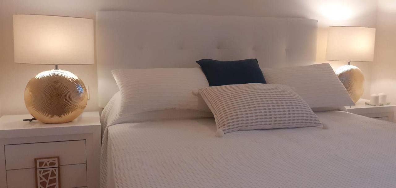 Apartamento- Atico En Mijas Costa , Con Piscina. Sitio de Calahonda Eksteriør bilde