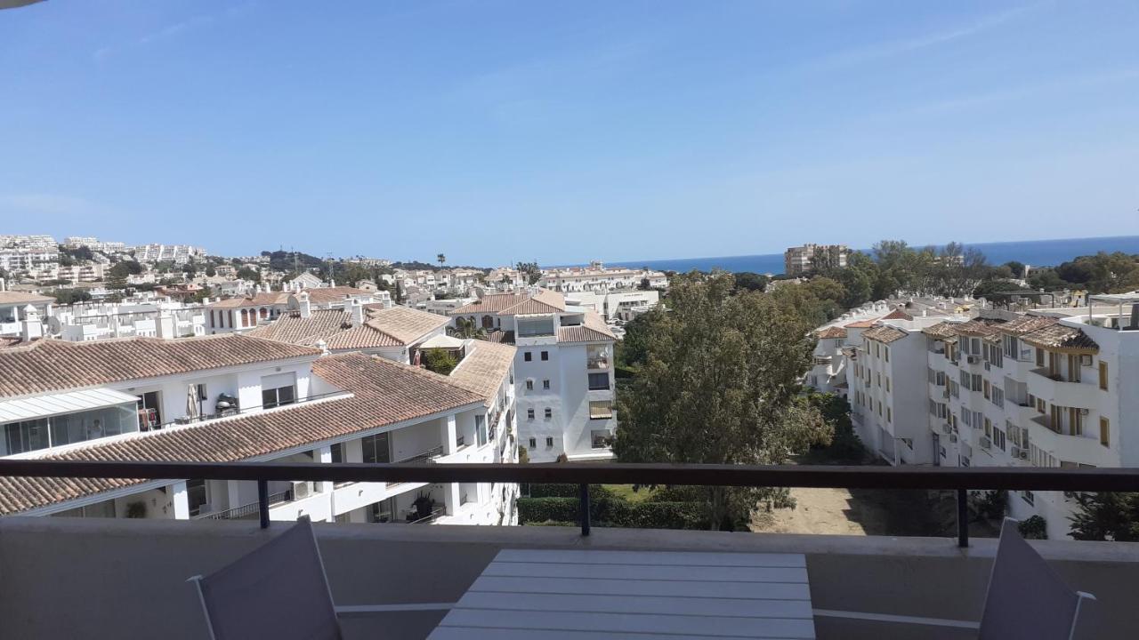 Apartamento- Atico En Mijas Costa , Con Piscina. Sitio de Calahonda Eksteriør bilde
